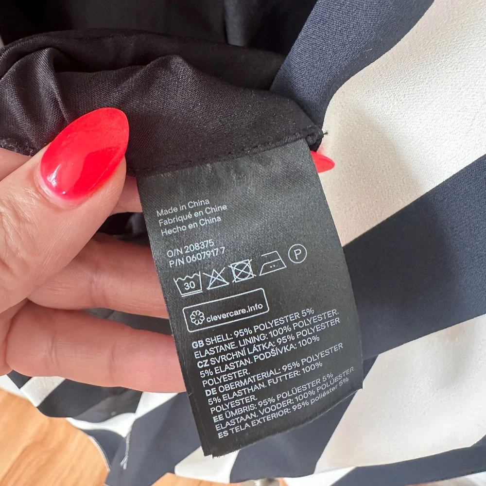 H&M Navy and White Striped Blazer - Picture 6 of 13